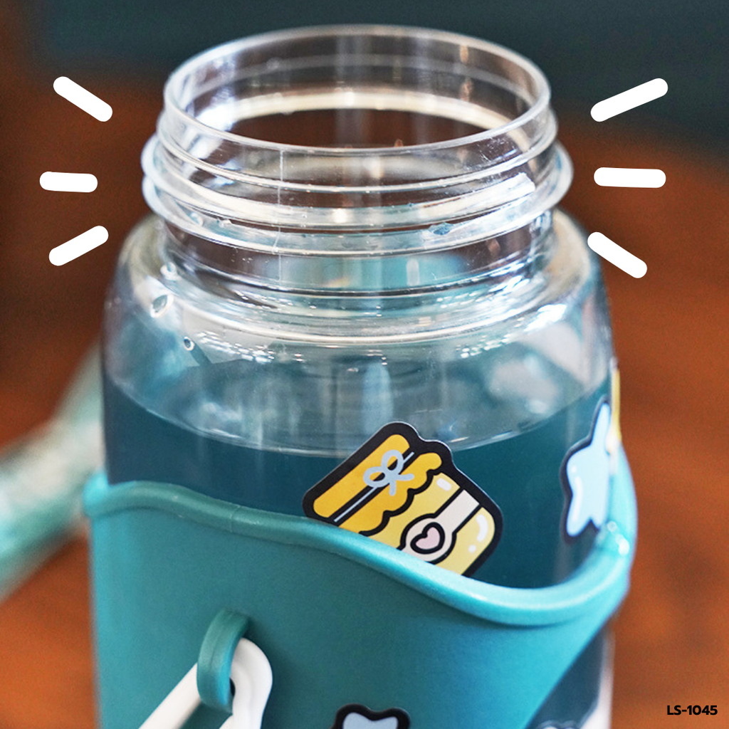 กระติกน้ำมีปลอก พร้อมสายคล้องคอ+สติกเกอร์ 600 ml