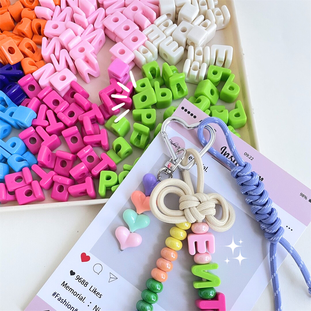 ลูกปัดตัวอักษร  A-Z  แพค 10 ชิ้น  : 2x2 cm